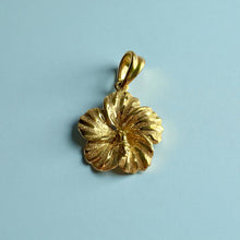 Load image into Gallery viewer, Large Hawaiian Hibiscus Pendant in 18K Yellow Gold
