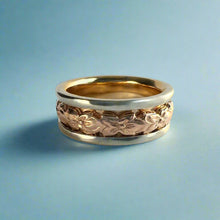 Load image into Gallery viewer, Spinning Center Tri-Color Scalloped Hibiscus 8mm Ring in 14K Gold
