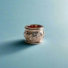 Load image into Gallery viewer, Hibiscus &amp; Maile Small Hawaiian Bead in 14K Pink Gold
