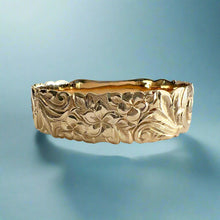 Load image into Gallery viewer, Scalloped 18mm Deep Cut Old English &amp; Plumerias Raised &quot;Kuuipo&quot; Hawaiian Bangle Bracelet in 14K Yellow Gold

