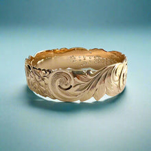 Load image into Gallery viewer, Scalloped 18mm Old English &amp; Plumerias Raised Diamond &quot;Kuuipo&quot; Hawaiian Bangle Bracelet in 14K Yellow Gold

