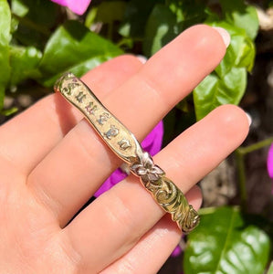 Old English design Hawaiian bangle