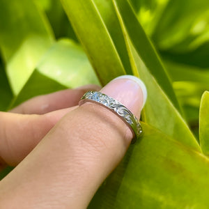 Hibiscus and Old English Hawaiian 3mm Ring