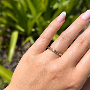 Green Gold Hawaiian Engraved Maile Ring