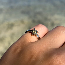 Load image into Gallery viewer, Two-Tone Honu (Turtle) Ring in 14K Gold
