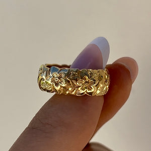 Nihoniho 8mm Ring with Flowers and Single Row Of Diamonds