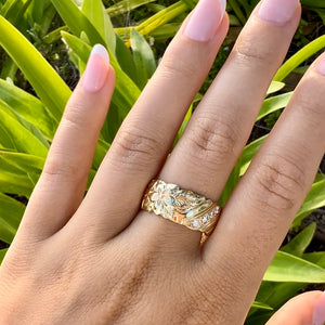 Hawaiian 10mm Scalloped Hibiscus Ring with Diamonds