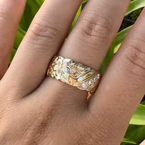 Hawaiian 10mm Scalloped Hibiscus Ring with Diamonds