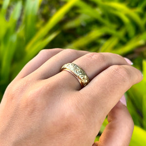 Two-Tone Hibiscus All Around 8mm Hawaiian Ring in 14K Pink & Green Gold