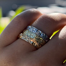 Load image into Gallery viewer, Hawaiian Old English &amp; Hibiscus 4mm Flat Rings 
