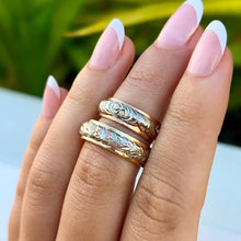 Load image into Gallery viewer, Two-Tone Scalloped Top 6mm Hawaiian Rings in 14K Gold
