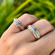 Load image into Gallery viewer, Two-Tone Scalloped Top 6mm Hawaiian Rings in 14K Gold
