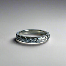 Load image into Gallery viewer, Hawaiian 3mm Maile Ring in 14K White Gold
