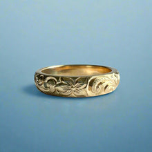 Load image into Gallery viewer, Old English &amp; Hibiscus 4mm &quot;Kuuipo&quot; Ring  in 14K Yellow Gold
