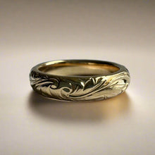 Load image into Gallery viewer, Old English All Around 4mm Barrel Ring in 14K Gold
