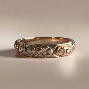 Hawaiian Old English & Plumeria 4mm Barrel Ring