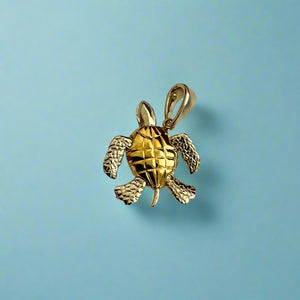 Medium Two-Tone Turtle Hawaiian Honu Pendant with Movable Body Parts in 18K Gold