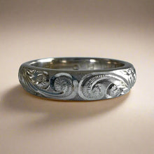 Load image into Gallery viewer, Old English &amp; Hibiscus 4mm Barrel Ring with Diamond in 18K White Gold
