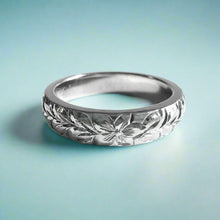 Load image into Gallery viewer, Maile &amp; Hibiscus 4mm Ring in 14K, 18K or Platinum
