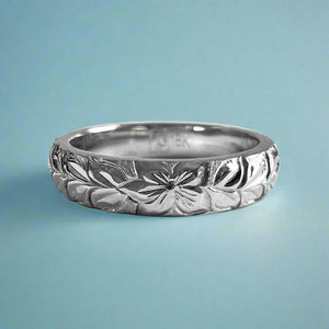 Shiny Maile with Flower 4mm Ring in 18K White Gold