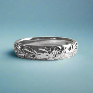 Shiny Maile with Flower 4mm Ring in 18K White Gold