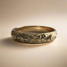 Load image into Gallery viewer, Hawaiian Makana Ring with Hibiscus and Old English Engraving
