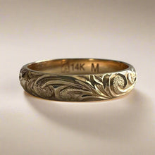 Load image into Gallery viewer, Hawaiian Makana Ring with Hibiscus and Old English Engraving
