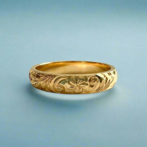 Makana 4mm Hawaiian Ring with Old English & Plumeria in 14K Yellow Gold