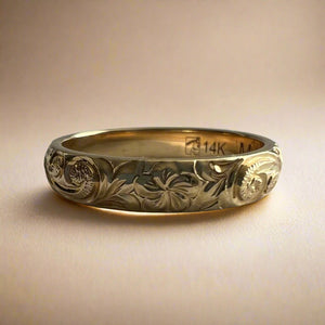 Hawaiian Makana 4mm Barrel Ring with Old English & Plumeria engraving