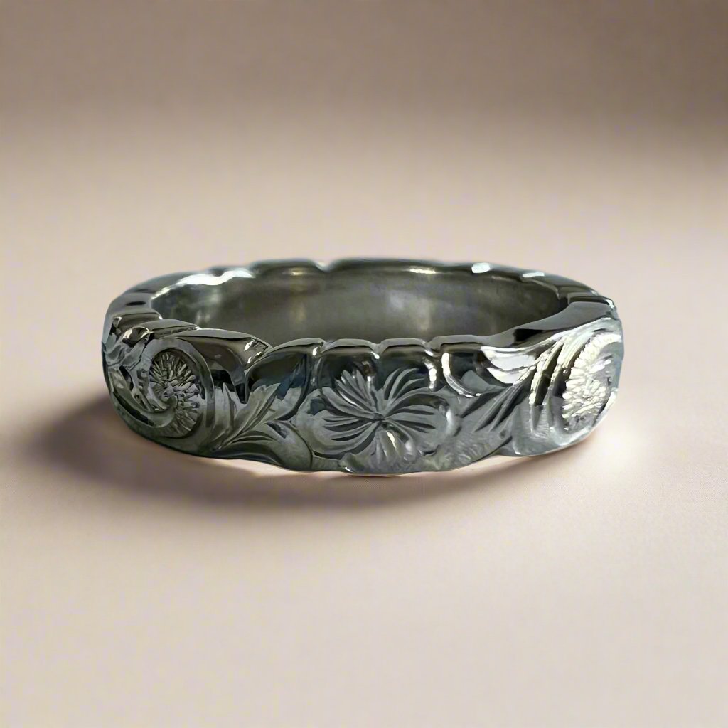 Scalloped Old English, Plumeria & Hibiscus 4mm Ring in Platinum