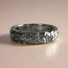 Load image into Gallery viewer, Scalloped Old English, Plumeria &amp; Hibiscus 4mm Ring in Platinum
