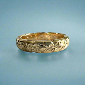 Scalloped Hibiscus All Around 4mm Hawaiian Ring in 14 Yellow Gold
