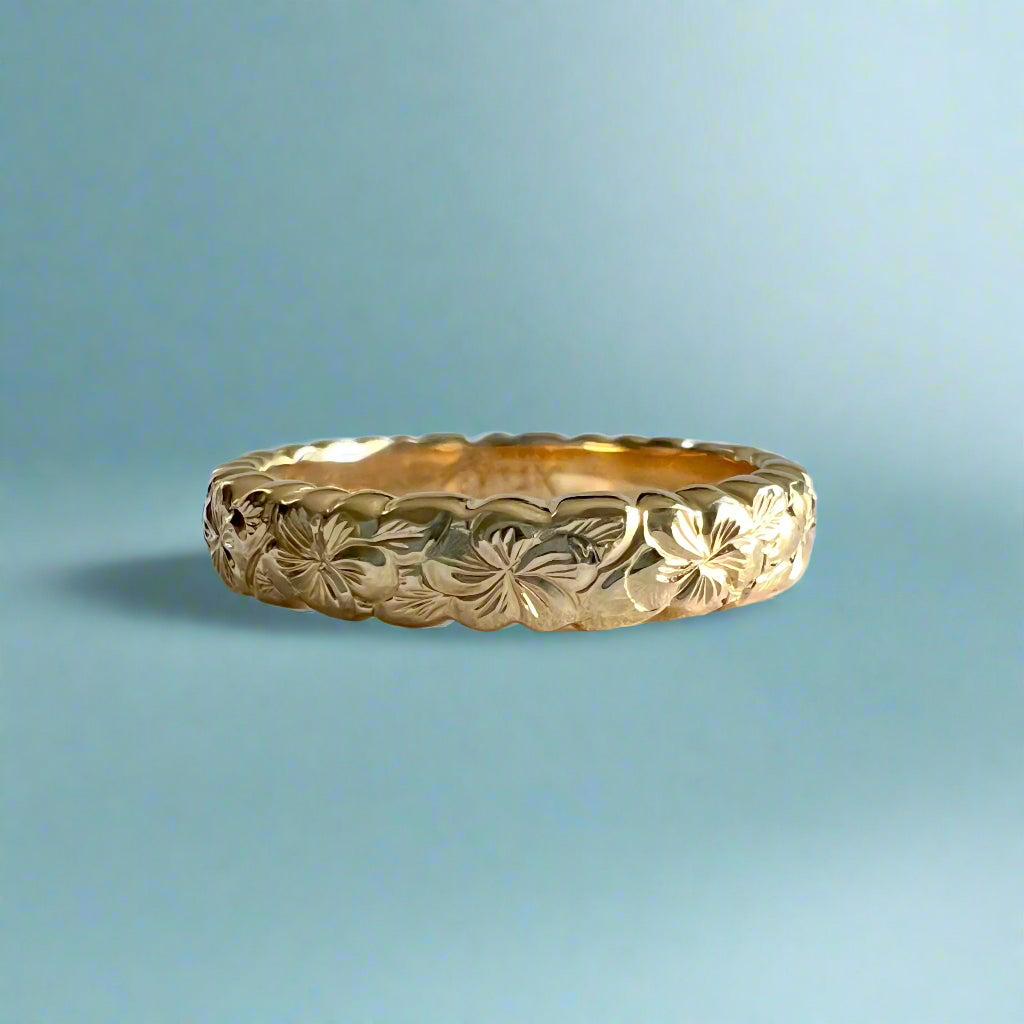 Scalloped Plumeria w/ Leaves All Around 4mm Ring in 14 Yellow Gold