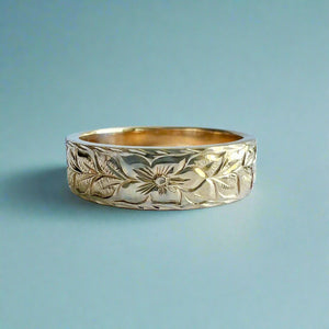 Maile & Hibiscus 6mm "Kuuipo" Flat Ring in 14K Yellow Gold in size 9 1/8
