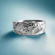 Load image into Gallery viewer, Old English &amp; Hibiscus 6mm Hawaiian Flat Ring in 18K White Gold
