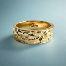 Load image into Gallery viewer, Hibiscus All Around Flat 6mm Hawaiian Ring in 14K Yellow Gold
