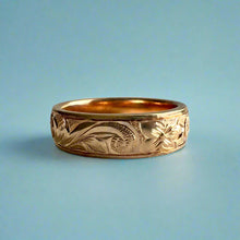 Load image into Gallery viewer, Old English &amp; Hibiscus 6mm &quot;Kuuipo&quot; Ring in 14K Pink Gold in size 8 1/8

