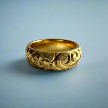 Load image into Gallery viewer, Plumeria, Hibiscus &amp; Old English 6mm Hawaiian Ring in 18K Yellow Gold

