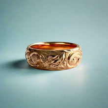 Load image into Gallery viewer, Hibiscus Kiss Design with Old English 6mm Hawaiian Ring in 14K Pink Gold
