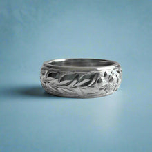 Load image into Gallery viewer, Shiny Maile &amp; Plumeria 6mm Hawaiian Ring in 14K White Gold size 4 1/2
