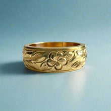 Load image into Gallery viewer, Long Leaf Maile &amp; Plumeria with Leaves 6mm Ring in 18K Yellow Gold
