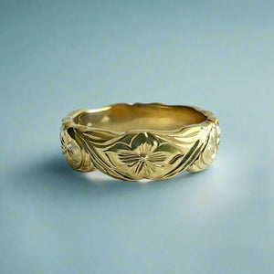 Scalloped La Hoomanao Hibiscus & Plumeria 6mm Ring in 14K Green Gold in size 8