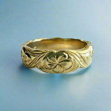 Load image into Gallery viewer, Scalloped La Hoomanao Hibiscus &amp; Plumeria 6mm Ring in 14K Green Gold in size 8
