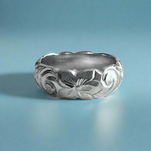 Scalloped Old English & Hibiscus 6mm Ring in 14K White Gold in size 6 1/2