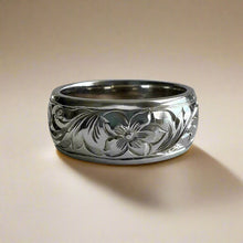 Load image into Gallery viewer, Hawaiian Old English &amp; Hibiscus 8mm Ring
