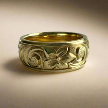 Load image into Gallery viewer, Hawaiian Old English &amp; Hibiscus 8mm Ring
