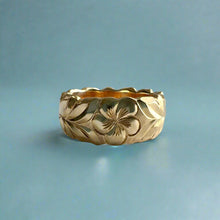 Load image into Gallery viewer, Scalloped Shiny Maile with Hibiscus &amp; Plumeria 8mm Hawaiian Ring in 14K Yellow Gold in size 6 1/4
