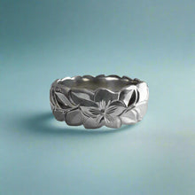 Load image into Gallery viewer, Scalloped Shiny Maile &amp; Hibiscus 8mm HawaiianRing in 14K White Gold in size 7 1/2
