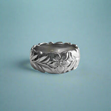 Load image into Gallery viewer, Scalloped Shiny Maile &amp; Hibiscus with Diamonds 8mm Ring in 18K White Gold in size 6 3/4
