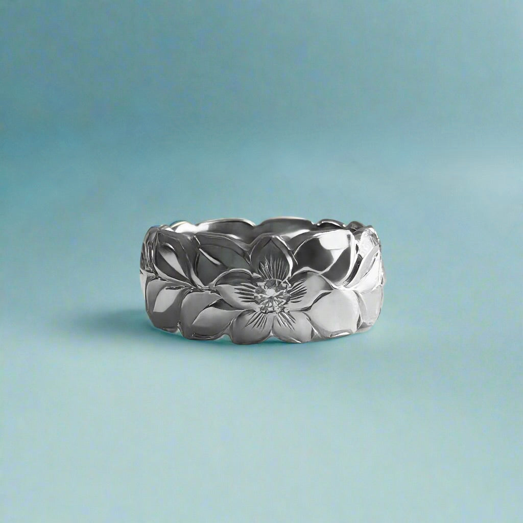 Scalloped Shiny Maile & Hibiscus with Diamonds 8mm Ring in 18K White Gold in size 6 3/4